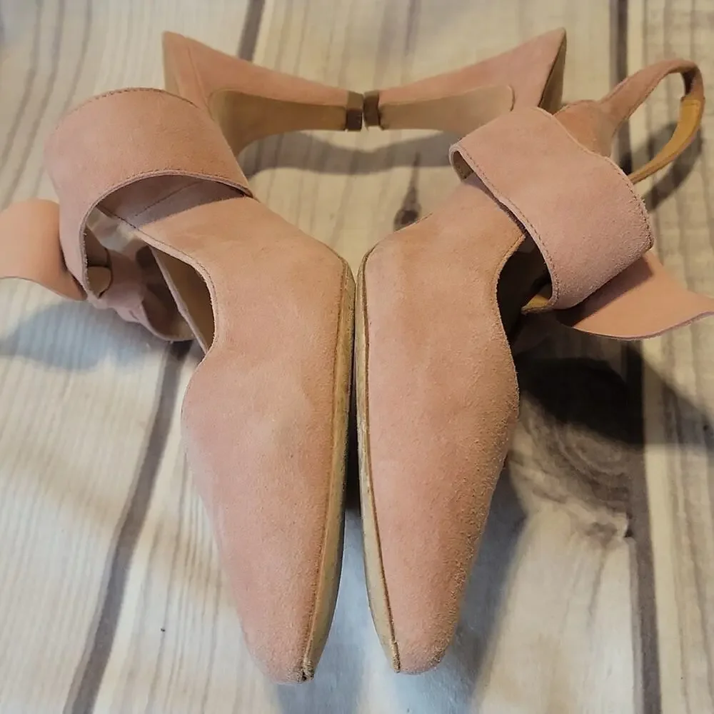Bill Blass Billie suede bow pumps size 10